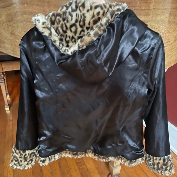 Faux fur reversible 3 button jacket with hood. Black is satin material. - Picture 3 of 5